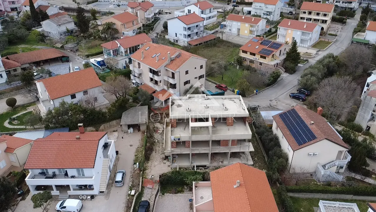 Prodaja zgrade s četiri stana u gradu Krku (250m od mora) - cover