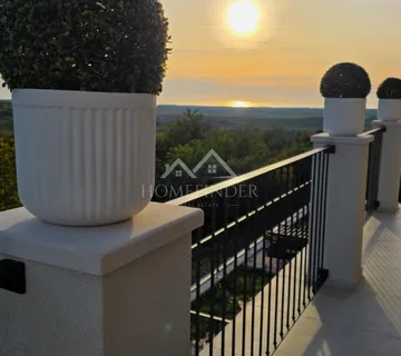 Unikatna luksuzna vila s pogledom, 384m² - cover