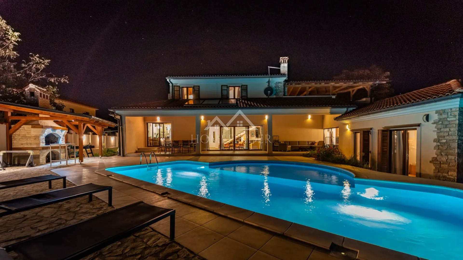 Luksuzna vila s bazenom, privatnost, 398m2, Žminj - cover