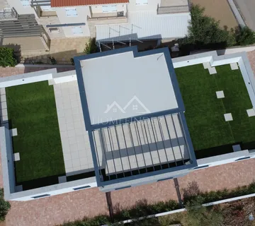 Penthouse s krovnom terasom, 172m2, Vodice, NOVOGRADNJA - cover