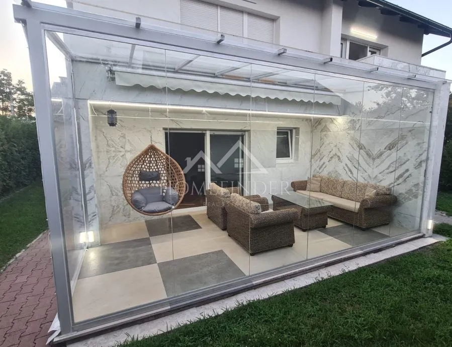 Kuća Petrinja 200m2 - Kompletno adaptirana - cover