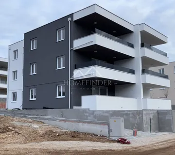 Stan u prizemlju s pogledom, 93m2, Novalja, 2VPM, vrt, NOVOGRADNJA - cover