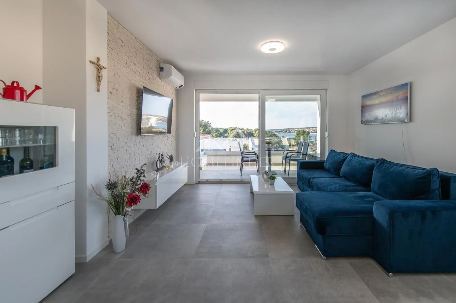 Stan s pogledom na more, 300m od mora, 62m2, namješten, 2VPM, Novalja - cover