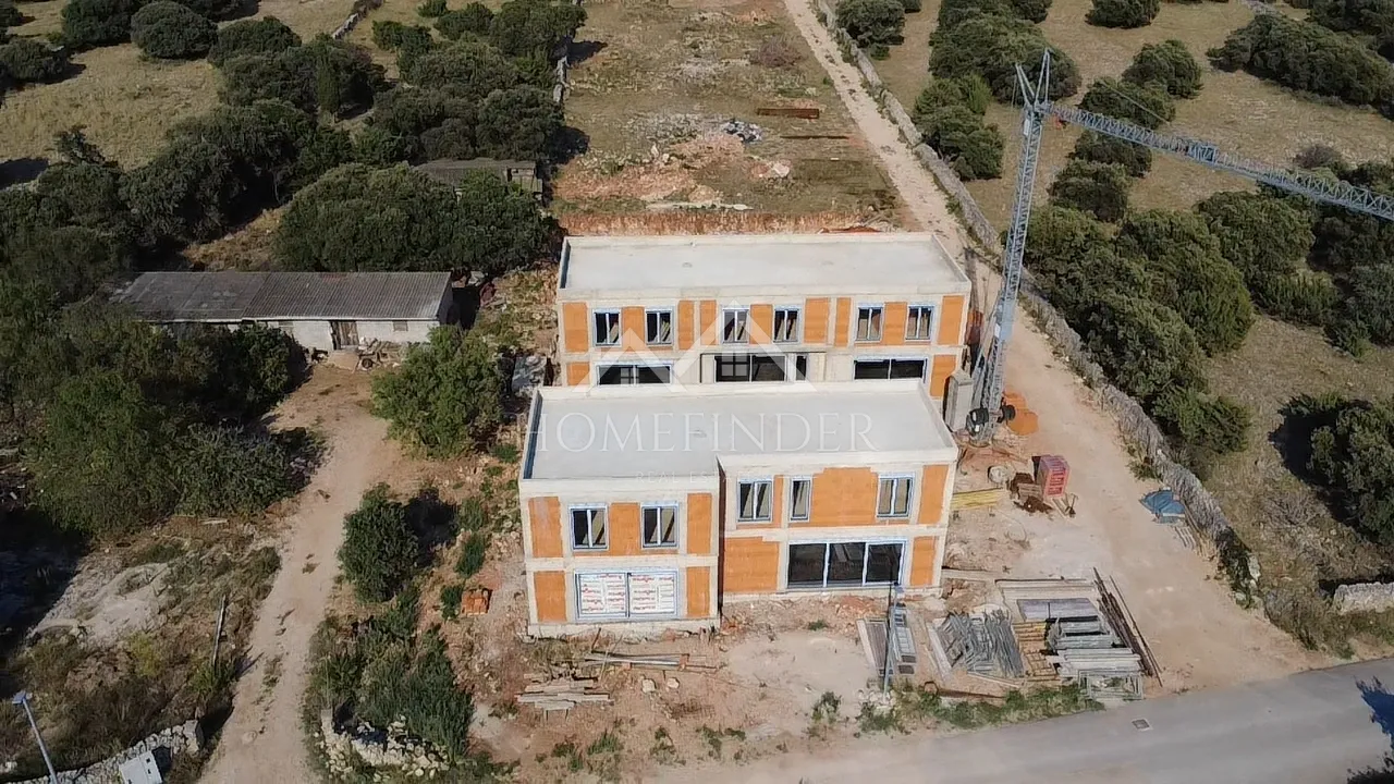 Stan s privatnim bazenom, dvoetažni, 83m2, Mandre, NOVOGRADNJA - cover
