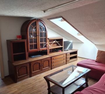 Pula: Četverosobni stan na Rivi, 115 m² - cover