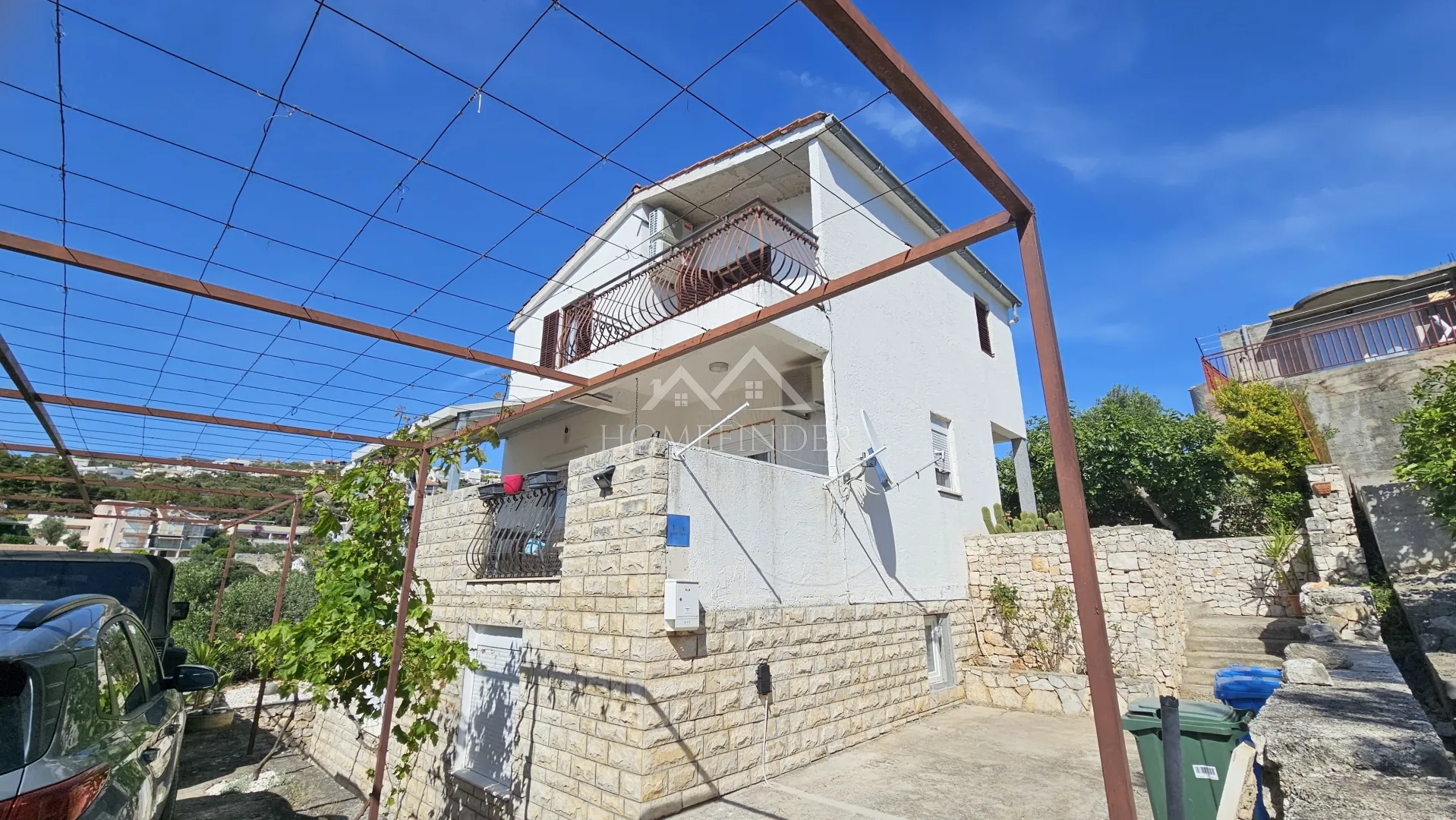 Rogoznica - kuća na samo 50 m od mora. - cover