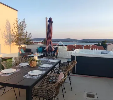 Moderan stan sa krovnom terasom 150m od mora, Sv. Filip i Jakov - Turanj, Sveti Filip i Jakov
