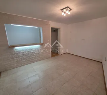 Kuća u nizu, Kaštel Stari, 100 m2 - cover