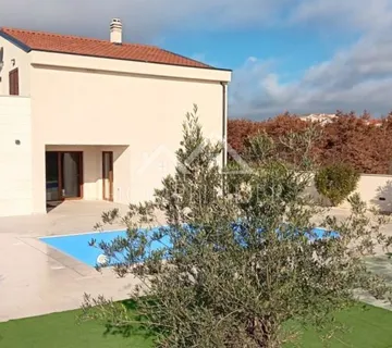 Kuća s bazenom, Murvica 150 m² - cover