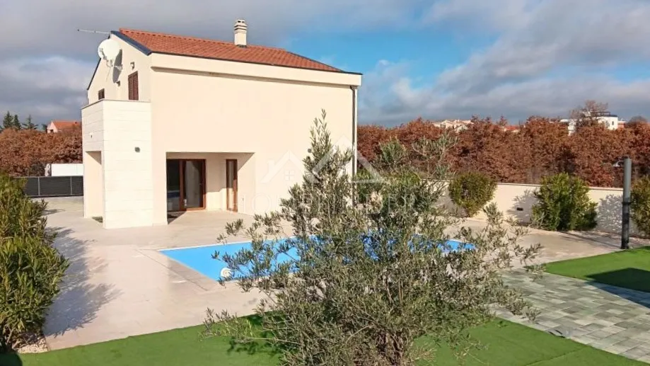 Kuća s bazenom, Murvica 150 m² - cover