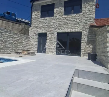 Predivna Kamena Kuća, 80 m², Bribir – Bazen i 385 m² Okućnice - Bribir, Vinodolska općina