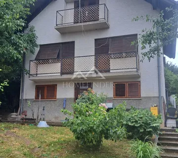 Kuća Borčec (Gornji Stenjevec) s pomoćnim objektima na prostranom zemljištu od 4100 m² - Zagreb