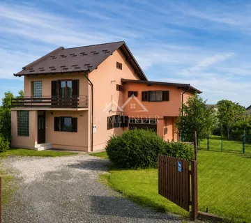 Kuća, 279 m2, Vrbovec, centar
