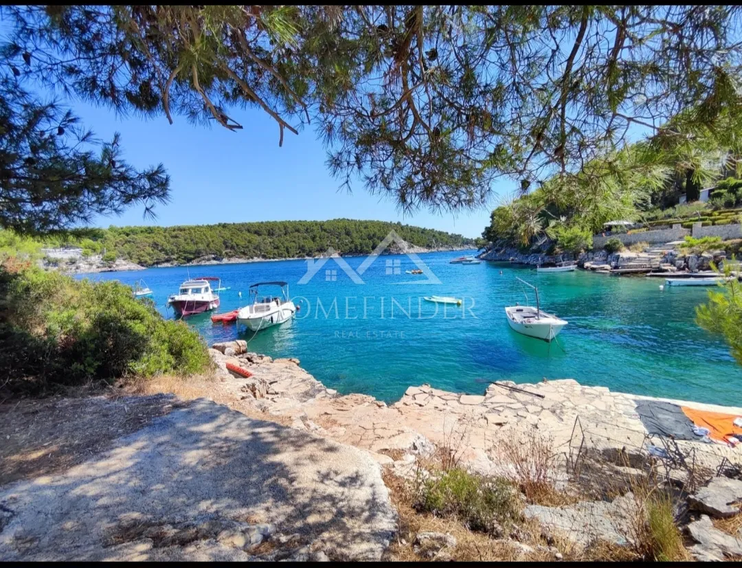 Luksuzna nekretnina na 50 m od mora 132 m2   Milna, Brač - cover