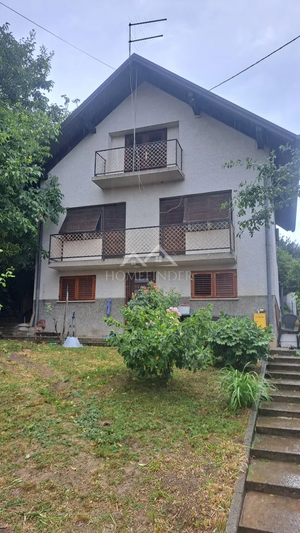 Kuća Borčec (Gornji Stenjevec) s pomoćnim objektima na prostranom zemljištu od 4100 m² - cover