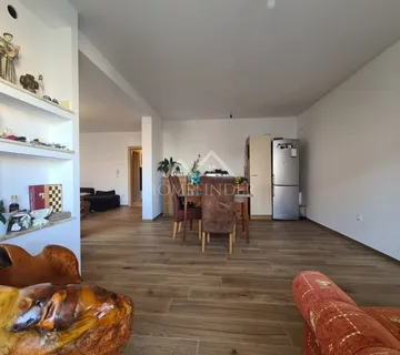 Prostran apartman 200 m od mora, Čiovo - cover