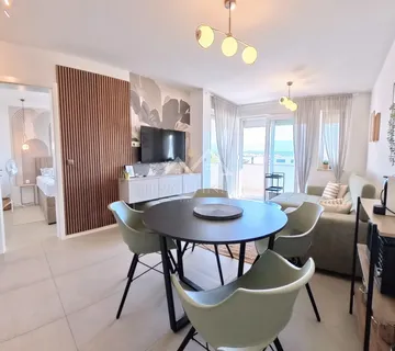 Stan s pogledom na more, 350m od mora, 68m2, namješten, 2VPM, Novalja - cover