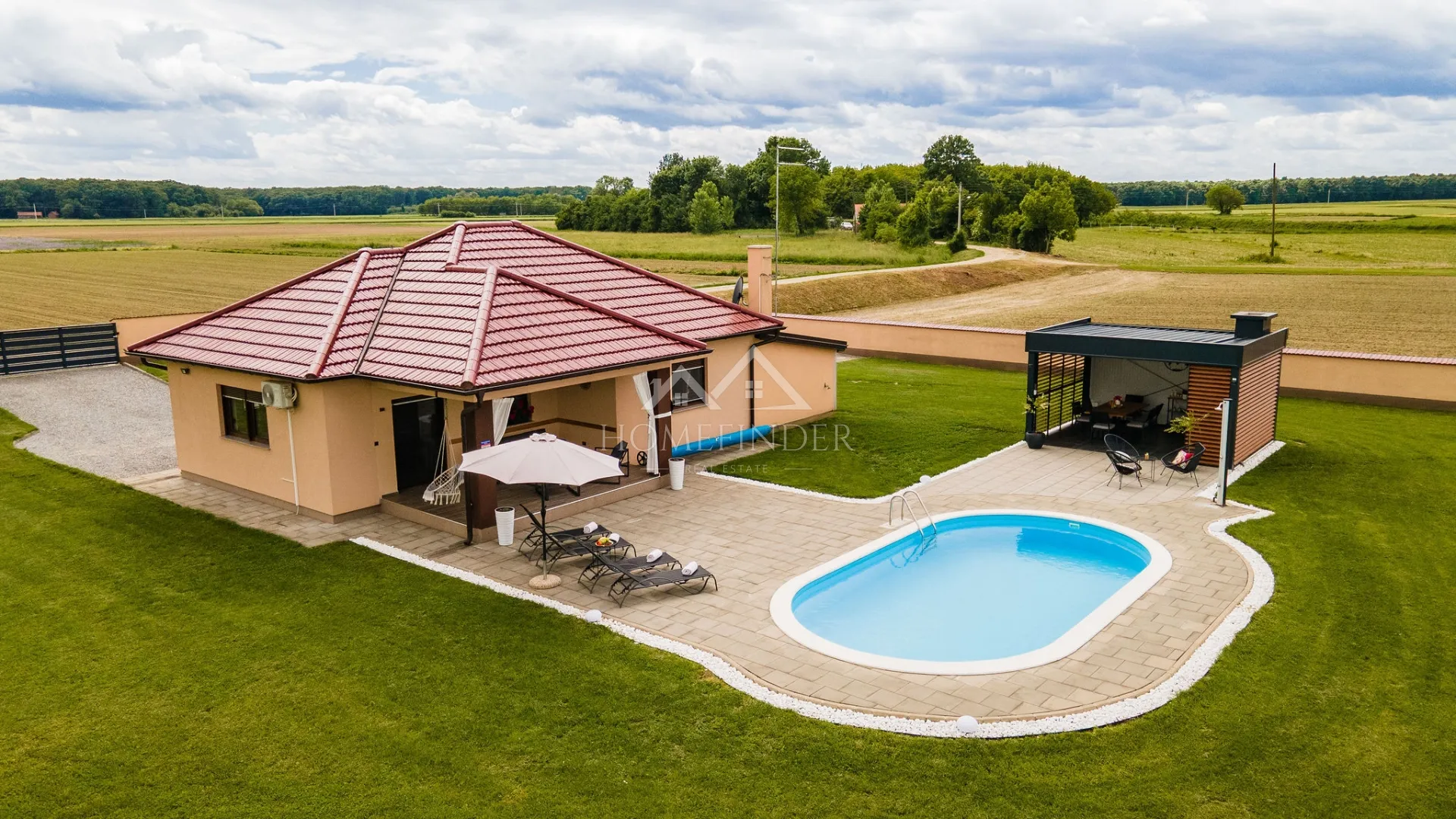 Kuća s bazenom, Pitomača, 120 m² - cover