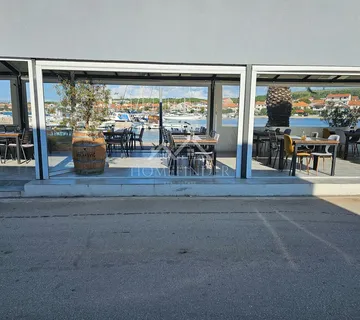 Restoran sa uhodanim poslom i apartmanima, Bibinje, 500m2 - cover