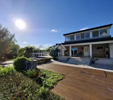 Luksuzne dvije kuće s bazenom, 284m2, 1673m2 okućnice,7VPM, Ježdovec - cover