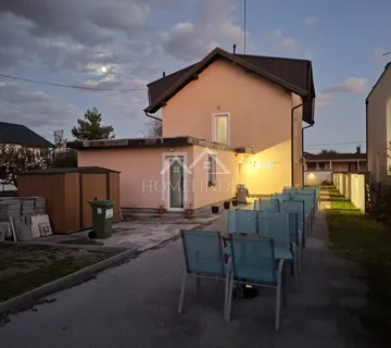 Funkcionalna  višenamjenska kuća u Strmcu, 300 m2, ( 8S), 6 VPM - cover