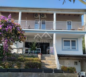 Dva trosobna etažirana apartmana u kući, Posedarje, 96.00 m2 - cover