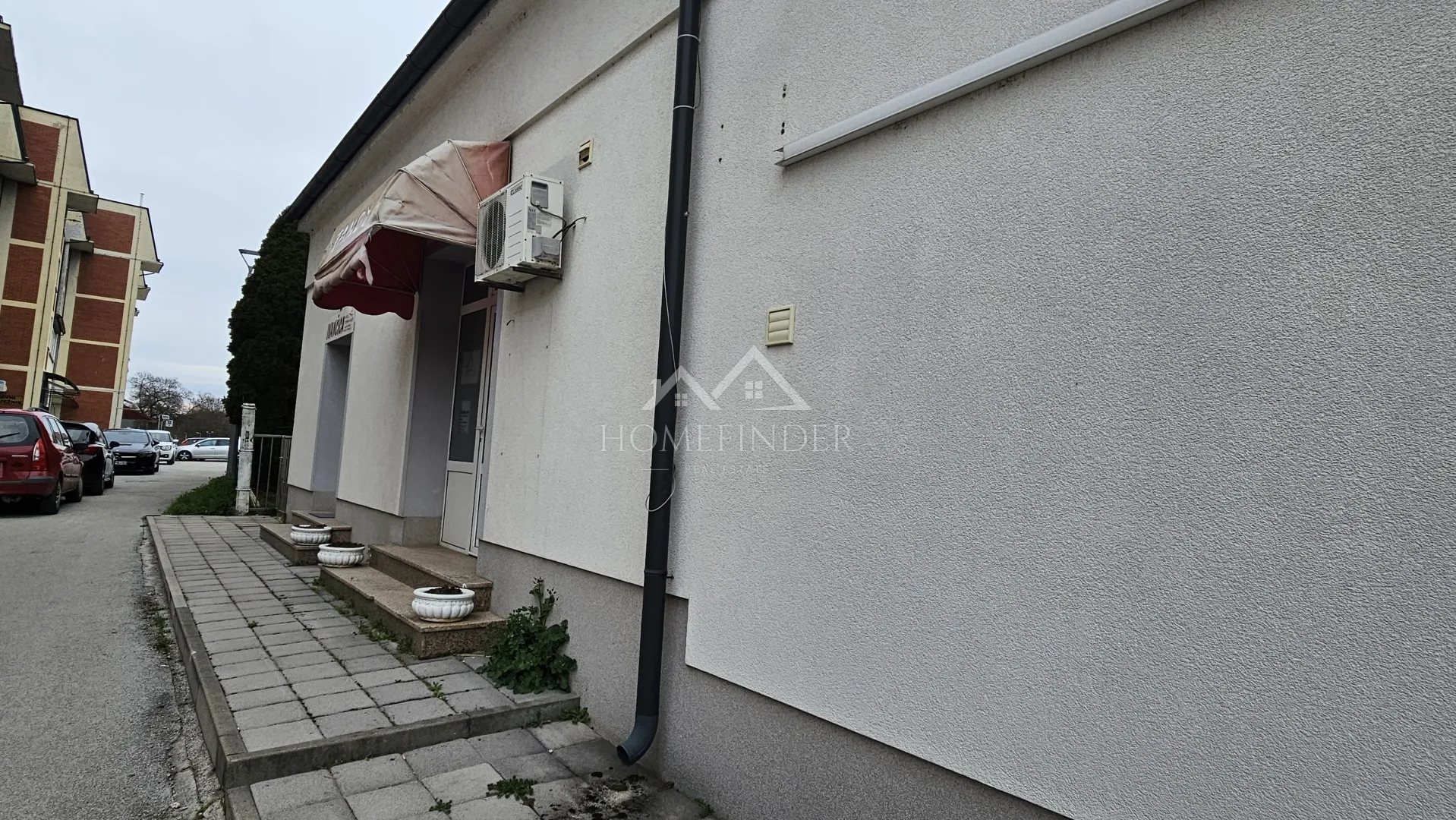 Kuća sa stanom i 4 poslovna prostora, 246m2, Ivanec, INVESTICIJA - cover