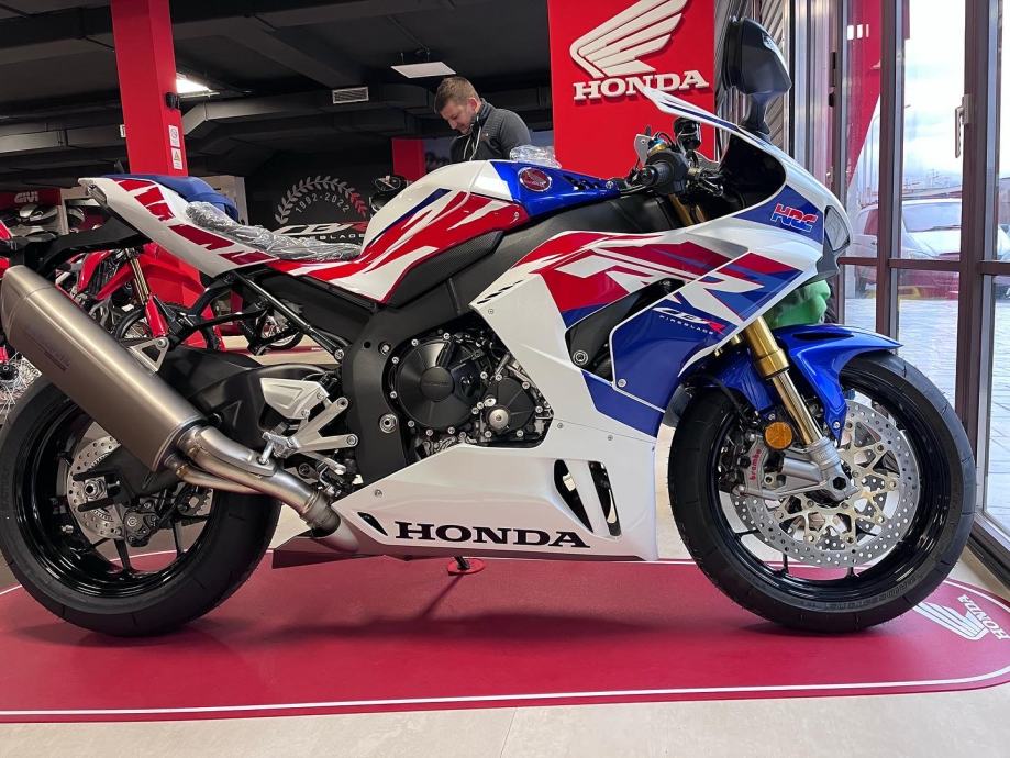 honda-cbr-1000-rrr-sp-limited-edicion-slika-188215915