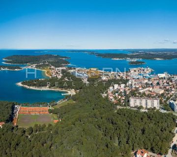 Pula, Sisplac, luksuzni stan na elitnoj lokaciji 300 m od plaže, 2 SS, jugoistok, garaža - cover