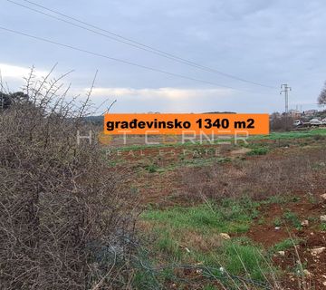 Pula, građevinsko zemljište 1340 m2 - cover