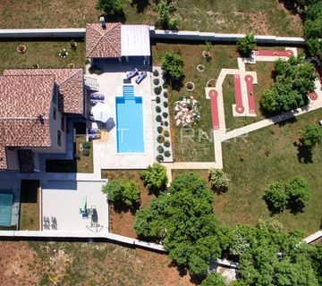 Prekrasna Villa u Svetvinčenti, Istra - 294m2 s bazenom, 2000m2 okućnice - POGLED MORE - cover