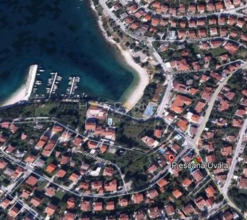 Pješčana Uvala, 640 m2 urbanzirano zemljište, 200 metara od plaže - cover