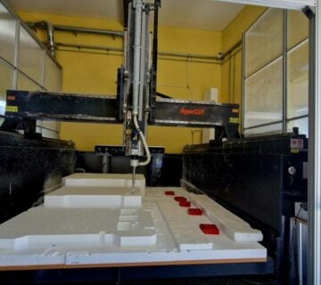 HyperCUT 5-osna CNC glodalica 3045 AMO "modeling" - cover