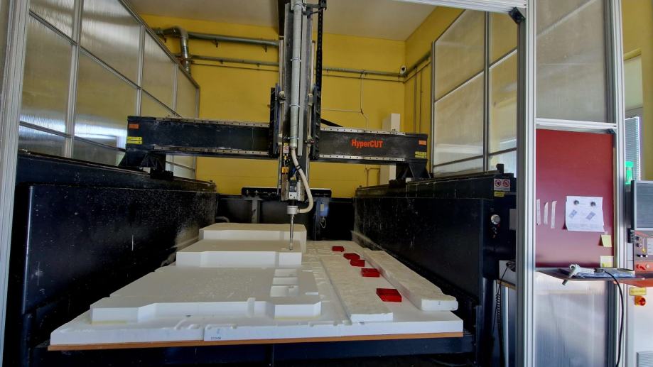 hypercut-5-osna-cnc-glodalica-3045-amo-modeling-slika-211528231