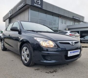 Hyundai i30 1,6 CRDi KLIMA ODLIČNO STANJE NAPRAVLJEN SERVIS - cover