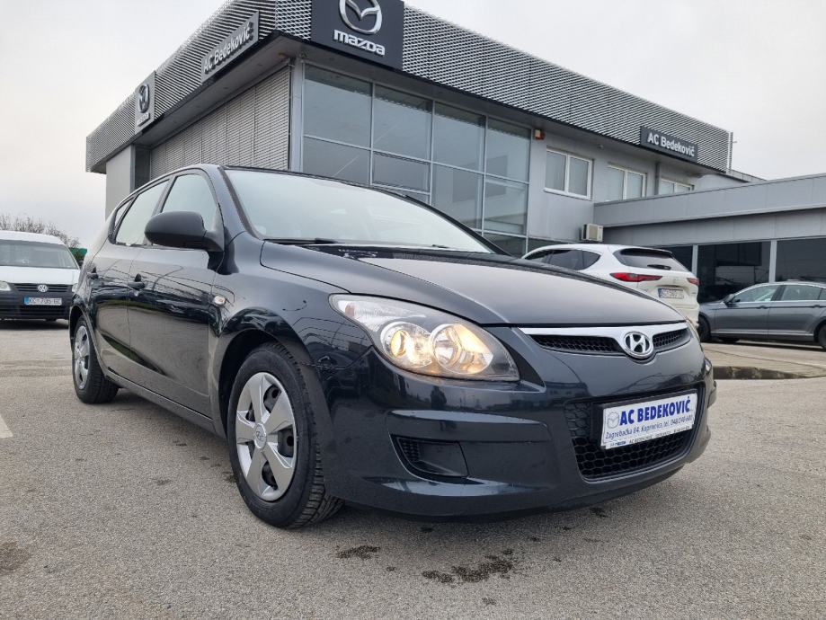 hyundai-i30-1.6-crdi-klima-slika-210521312