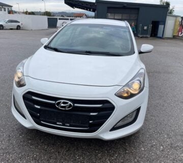 Hyundai i30 1.6 CRDi - cover