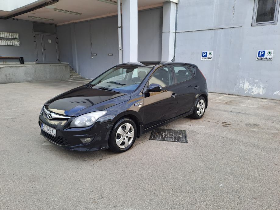 hyundai-i30-1.6-crdi-slika-215897549