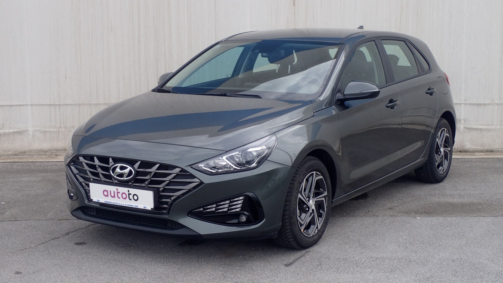 hyundai-i30-10-t-gdi-dct-benzin-rabljeno-vozilo-at-638484501660911149_1600_900