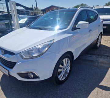 Hyundai ix35 2,0 CRDi GLS*4x4*AUTOMATIC*PANORAMA*KOŽA*KUKA*FULL*AKCIJA - cover