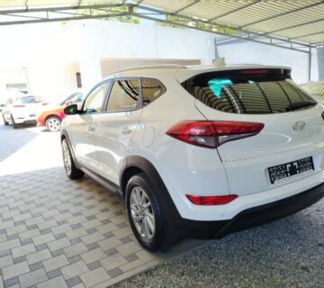 Hyundai Tucson 1,7 CRDi,NAVI,PDC,125tkm,JAMSTVO,6 BRZINA,KAMERA,NA IME - cover