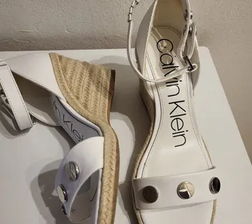 Sandale "Calvin Klein" - cover