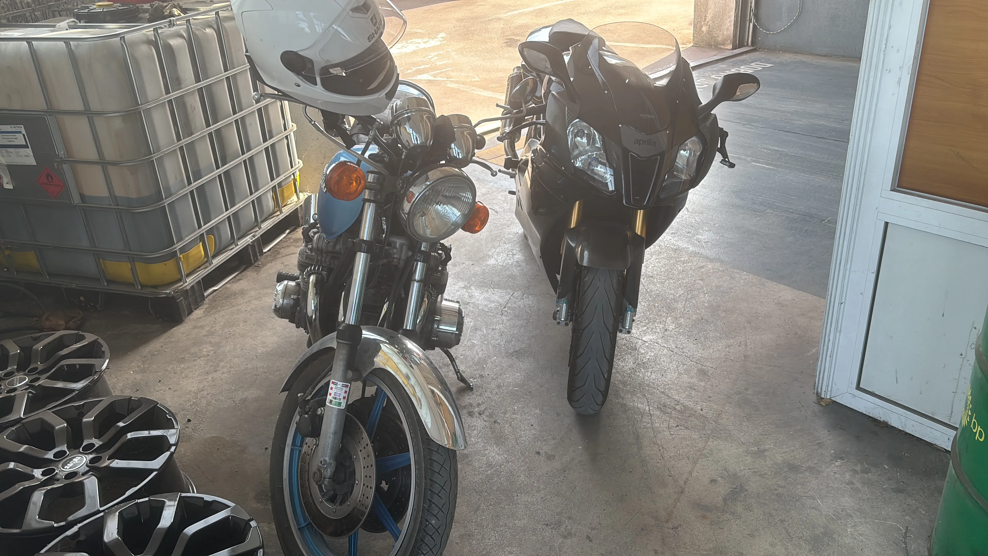 Aprilia RSV 1000 R FACTORY, 2004 god. - cover