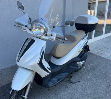 Piaggio Beverly Tourer 300, 2010 god. - cover