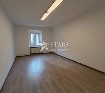 Centar, Rijeka - Korzo, poslovni prostor, 30m2 (iznajmljivanje) - cover