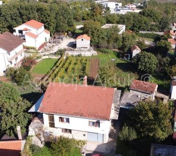 Imotski samostojeća kuća 3 etaže 372 m2 + velika okućnica (prodaja) - cover