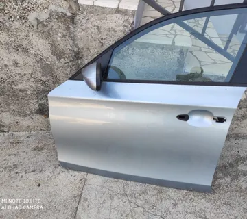 BMW 1 2006 PREDNJA LIJEVA VRATA - cover