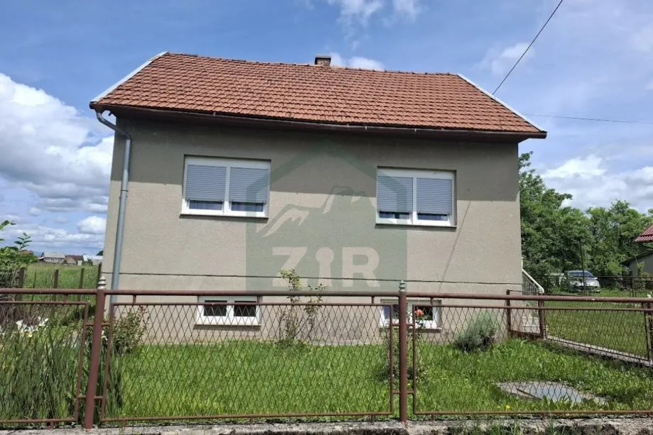SNIŽENO - Kuća u centru Gospića! REZERVIRANO - cover