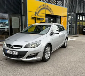 Opel Astra Karavan Cosmo 1,7 CDTI 81kw / reg do 07/26 - cover