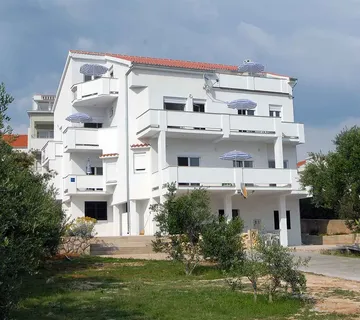 Apartmani Milka - cover